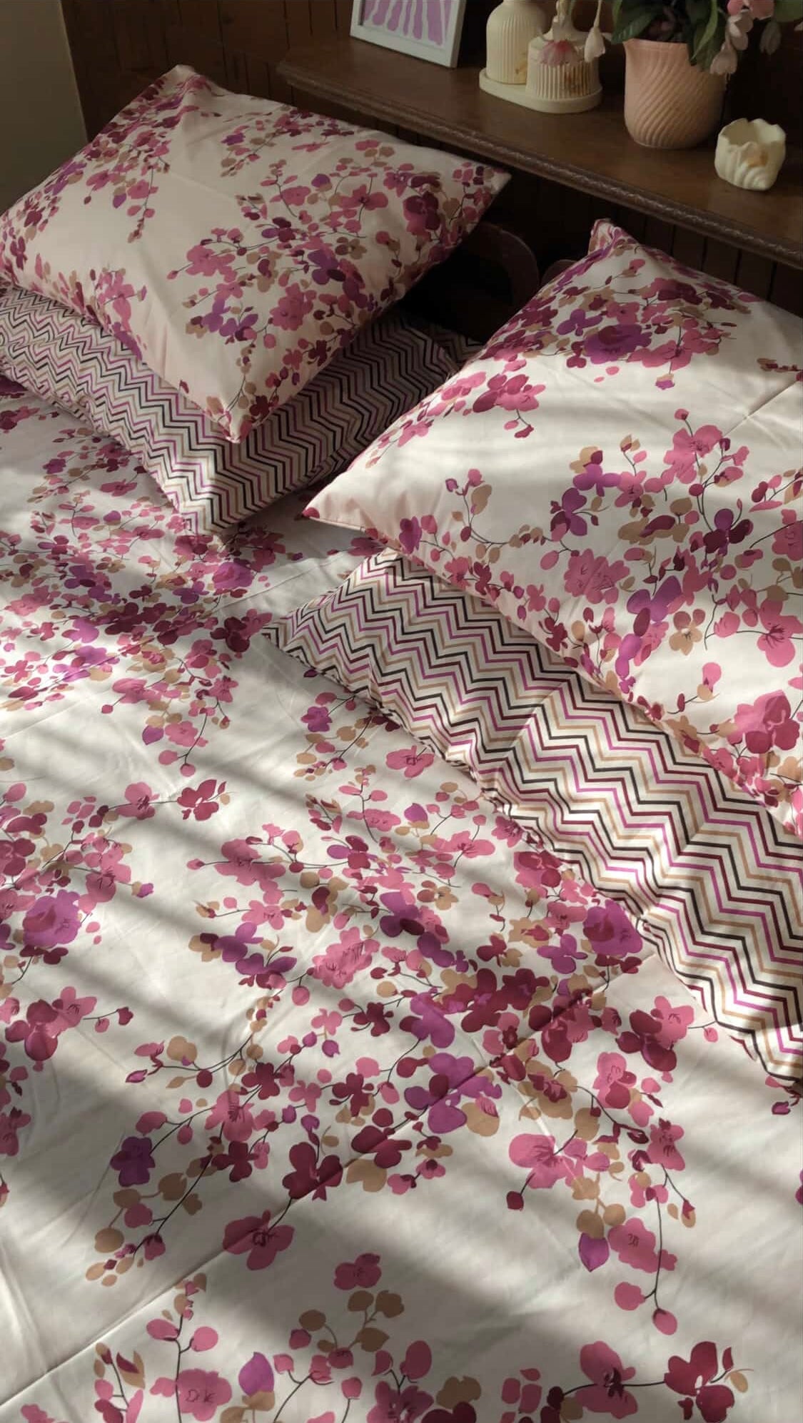 Blush Dream | 5 Piece King Sized Bedsheet